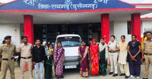 Raigarh: साप्ताहिक बाजारों में सक्रिय झपटमार गिरोह का भंडाफोड़, 5 महिलाएं समेत 6 आरोपी गिरफ्तार