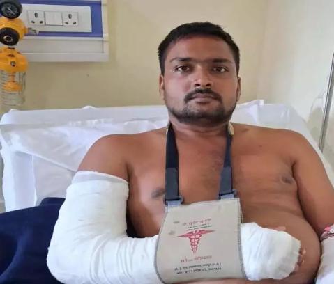 Raipur: मुकुट नगर में आवारा पशुओं का आतंक, सांड के हमले में युवक घायल