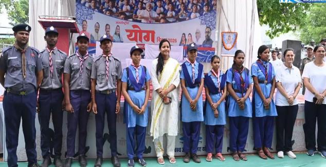 Balrampur: अंतर्राष्ट्रीय योग दिवस पर ‘स्वस्थ आयु के लिए योग’ थीम के साथ भव्य आयोजन