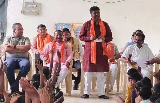 Chhattisgarh: मंत्री केदार कश्यप ने विद्यार्थियों को दिया लक्ष्य हासिल करने का मंत्र