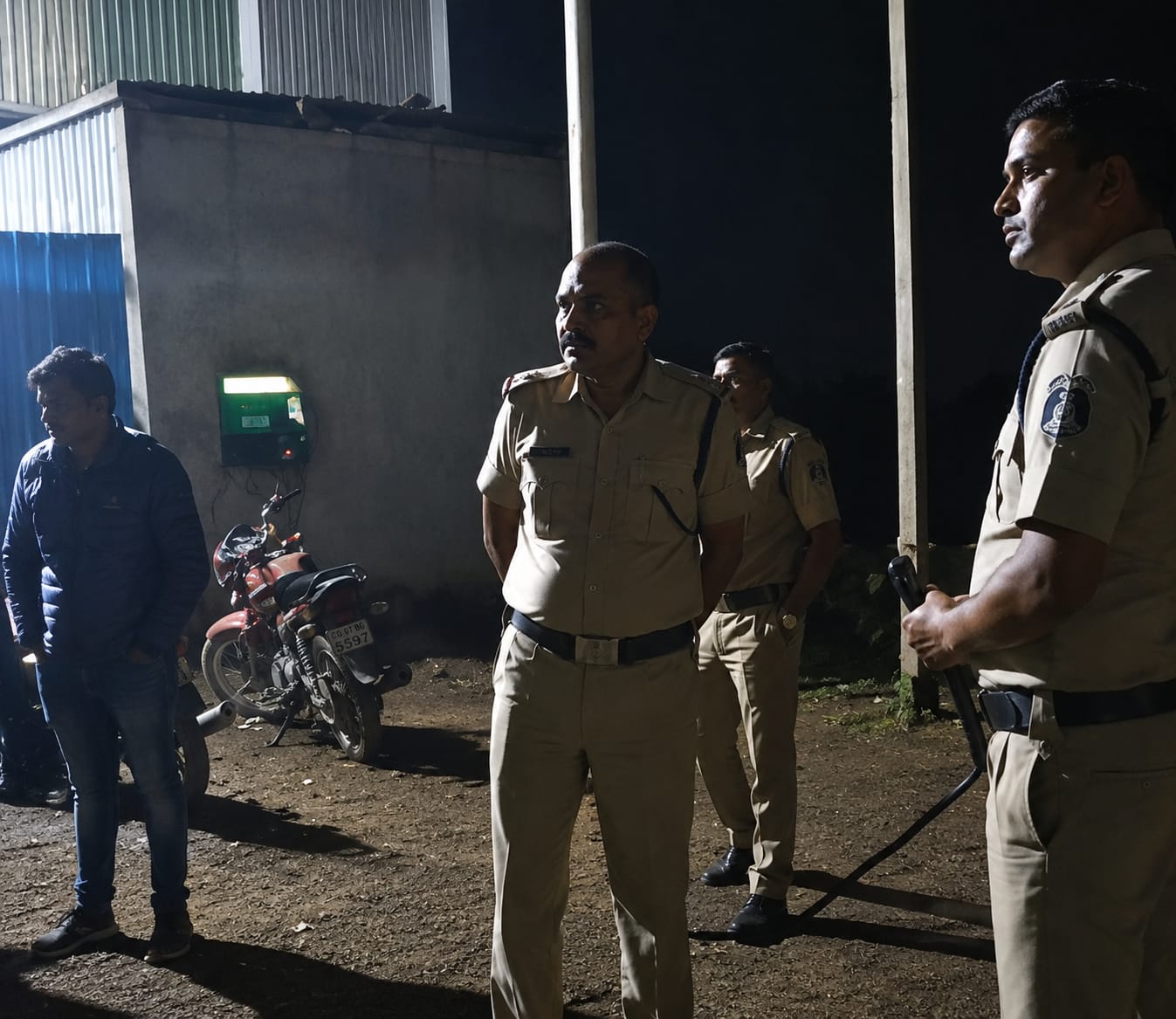 Bhilai: वॉशिंग पाउडर की आड़ में चल रही थी गुटखा फैक्ट्री, पुलिस की रेड में बड़ा खुलासा