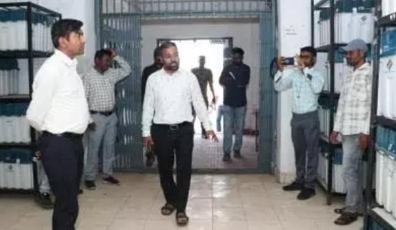 Kanker: ईवीएम और वीवीपैट वेयरहाउस का कलेक्टर ने किया त्रैमासिक निरीक्षण