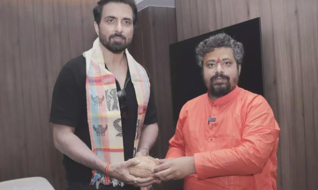 रायपुर में सोनू सूद और डॉ. प्रेमासाई महाराज की भेंट, समाजसेवा को लेकर हुई महत्वपूर्ण चर्चा