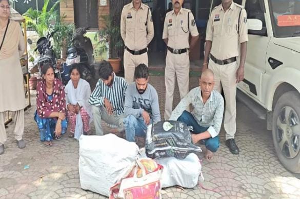 रायपुर में गांजा तस्करी नेटवर्क का भंडाफोड़, 46 किलो गांजे के साथ दो महिलाओं समेत 5 गिरफ्तार