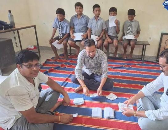 रायगढ़ के स्कूलों में बच्चों ने चुनी अपनी सरकार, गुप्त मतदान से हुआ बाल संसद का गठन