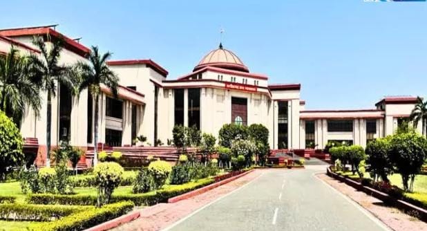 छत्तीसगढ़ हाईकोर्ट का बड़ा फैसला: पहली पत्नी की मौत के बाद दूसरी पत्नी भी फैमिली पेंशन की हकदार