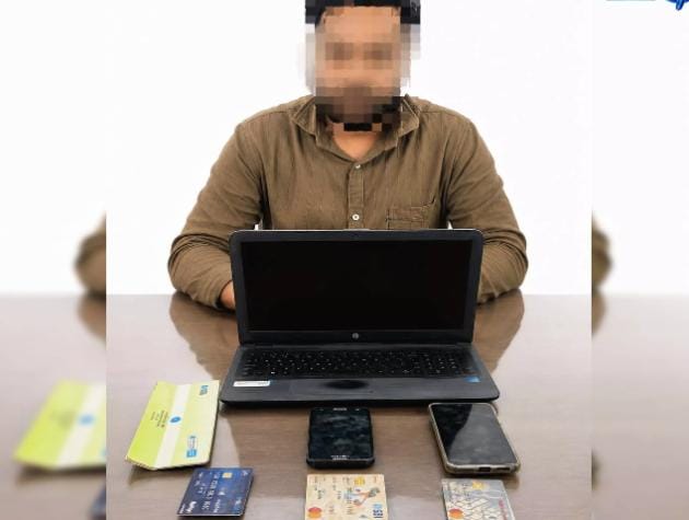 ऑनलाइन सट्टा ऐप का मास्टरमाइंड गिरफ्तार, तिल्दा से दबोचा गया आरोपी