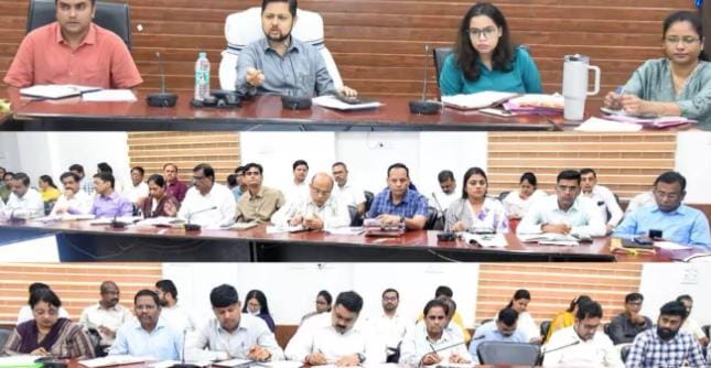 दुर्ग कलेक्टर की समय-सीमा बैठक, शिक्षकों की प्रतिनियुक्ति और बायोमैट्रिक उपस्थिति पर सख्त निर्देश