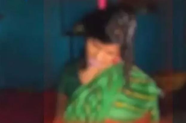 घर के अंदर फंदे पर लटका मिला विवाहिता का शव, संदिग्ध मौत से गांव में सनसनी