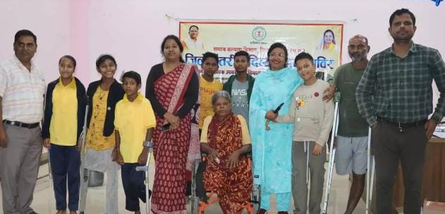 बीजापुर के पांच दिव्यांगजन जल्द बनेंगे आत्मनिर्भर, कृत्रिम हाथ-पैर के लिए हुआ परीक्षण