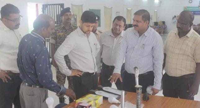 कलेक्टर अभिजीत सिंह ने किया दुर्ग केंद्रीय जेल का आकस्मिक निरीक्षण