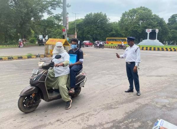 दुर्ग यातायात पुलिस का बड़ा अभियान, एक सप्ताह में 6,592 वाहन चालकों के कटे चालान